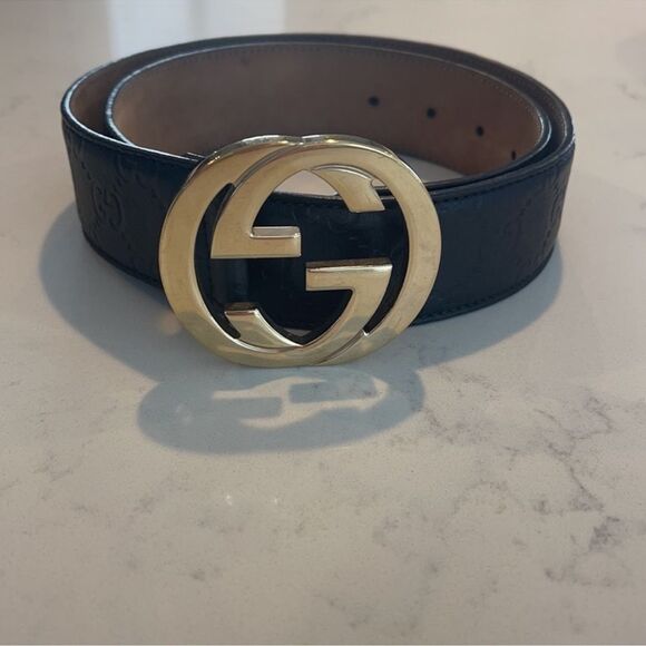 Gucci Black Leather Belt with Gold Logo Buckle - Picture 1 of 6